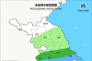 犯规略多！周琦半场8中3拿到8分8板2帽&3次犯规